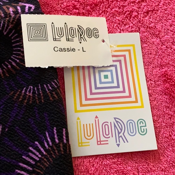 Purple LuLaRoe 26’ stretch skirt - Picture 2 of 5